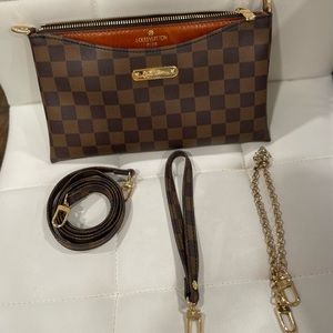 Crossbody/wristlet bag